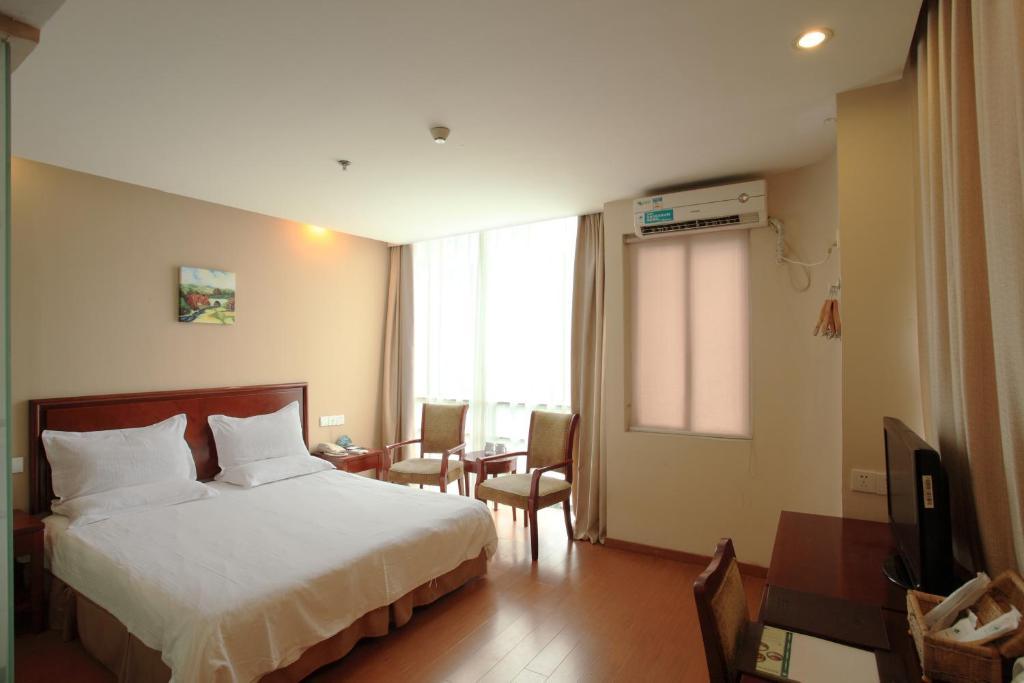 Greentree Inn Shanghai Dongming Road Subway Station Express Hotel חדר תמונה