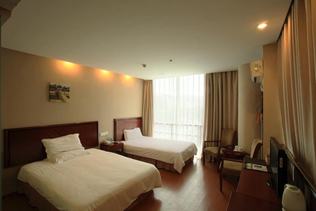 Greentree Inn Shanghai Dongming Road Subway Station Express Hotel חדר תמונה