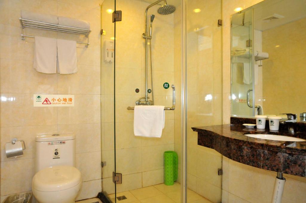 Greentree Inn Shanghai Dongming Road Subway Station Express Hotel חדר תמונה