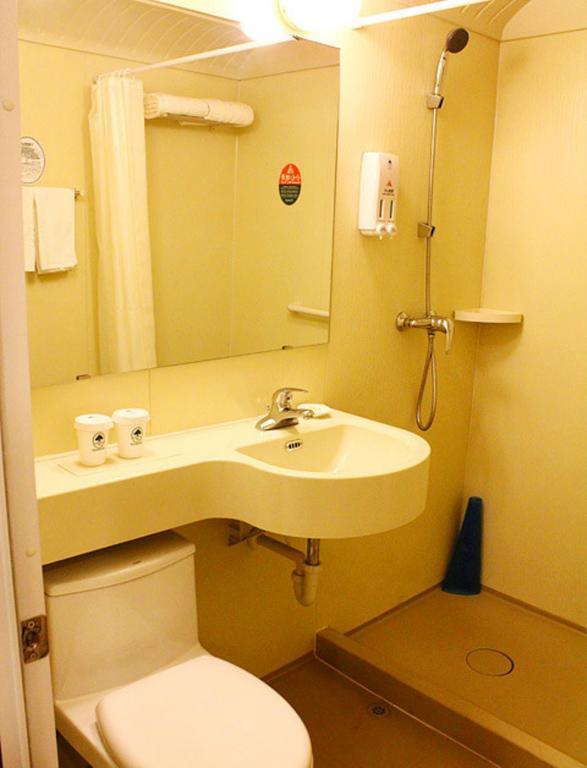 Greentree Inn Shanghai Dongming Road Subway Station Express Hotel מראה חיצוני תמונה