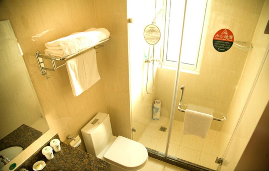 Greentree Inn Shanghai Dongming Road Subway Station Express Hotel מראה חיצוני תמונה