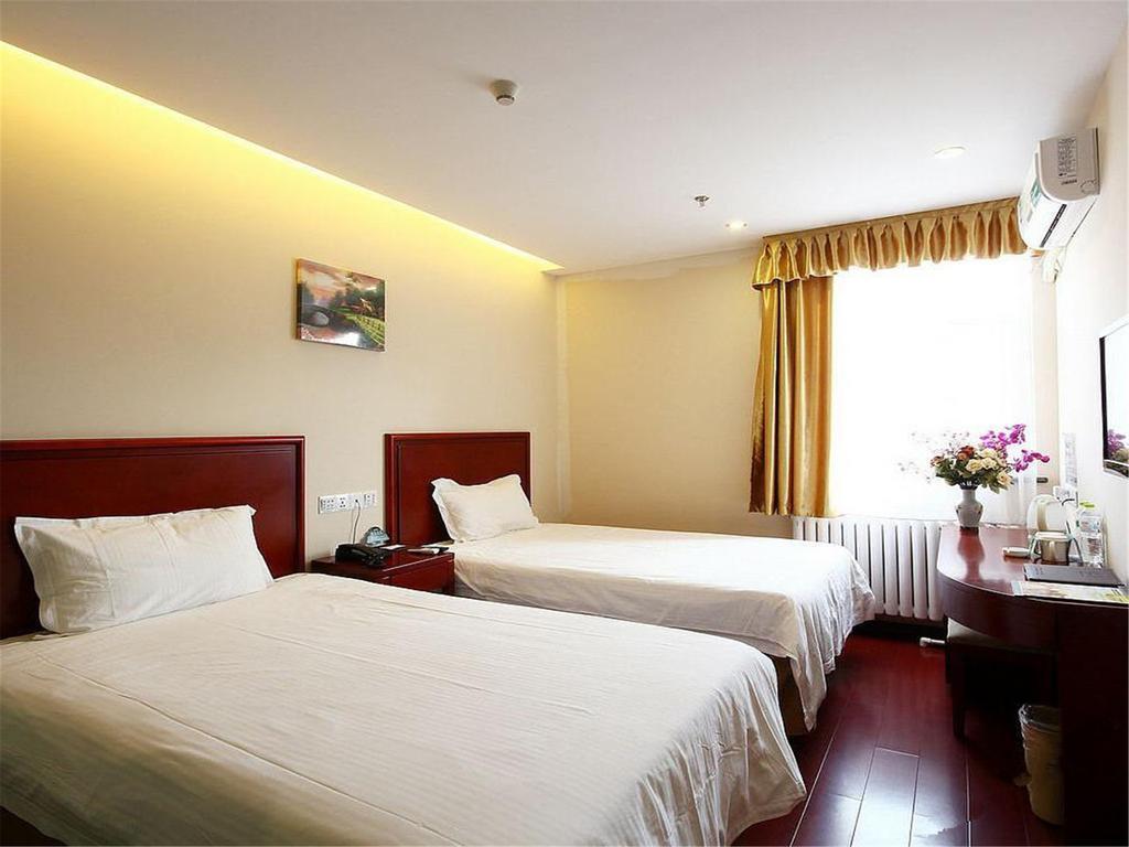 Greentree Inn Shanghai Dongming Road Subway Station Express Hotel מראה חיצוני תמונה