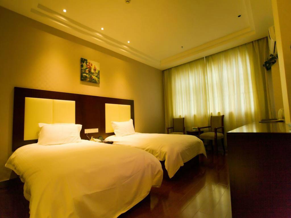 Greentree Inn Shanghai Dongming Road Subway Station Express Hotel מראה חיצוני תמונה