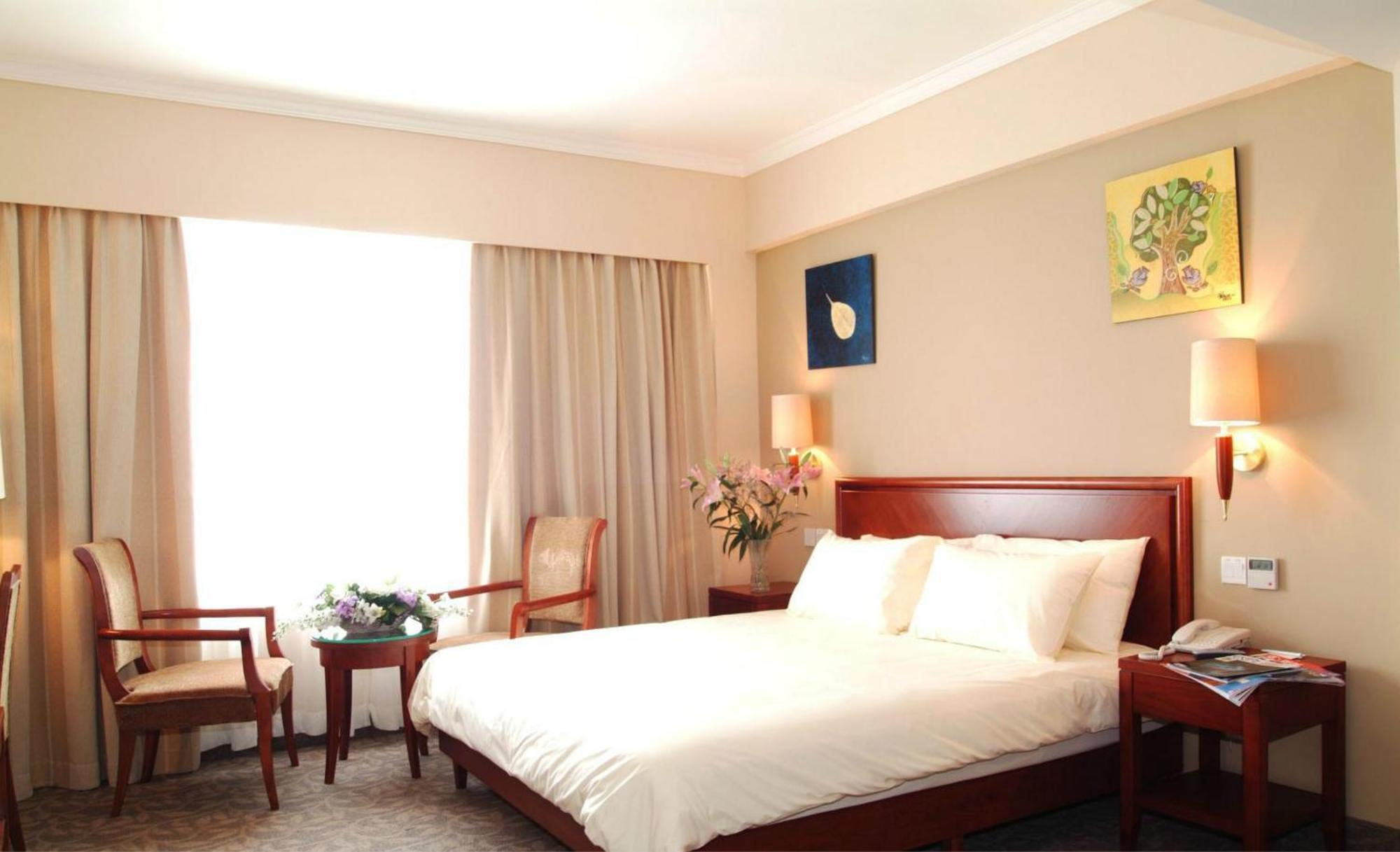 Greentree Inn Shanghai Dongming Road Subway Station Express Hotel מראה חיצוני תמונה