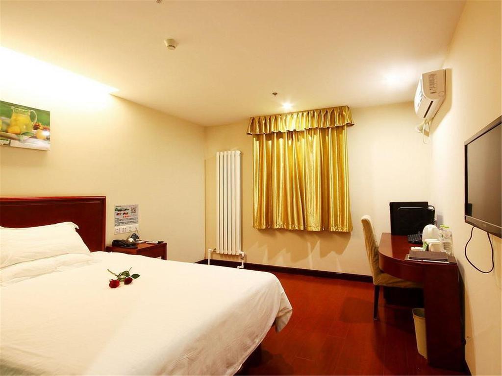Greentree Inn Shanghai Dongming Road Subway Station Express Hotel מראה חיצוני תמונה