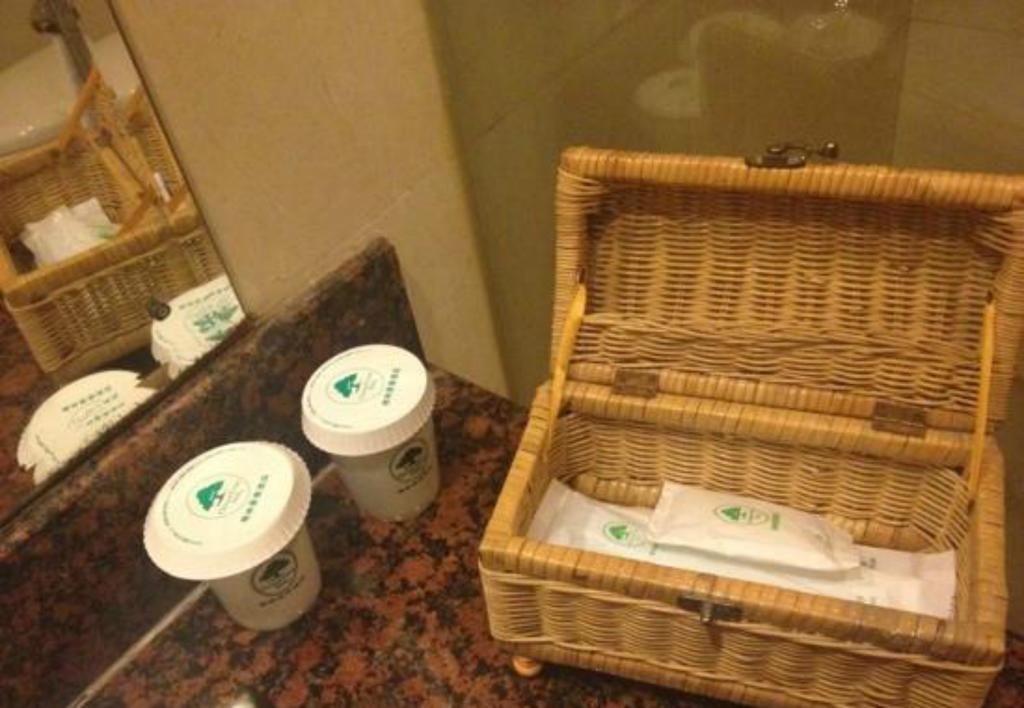 Greentree Inn Shanghai Dongming Road Subway Station Express Hotel מראה חיצוני תמונה