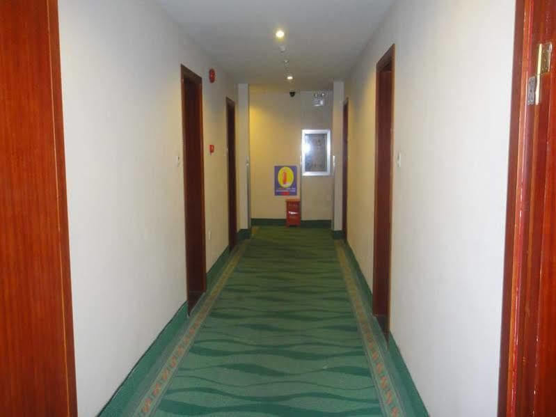 Greentree Inn Shanghai Dongming Road Subway Station Express Hotel מראה חיצוני תמונה