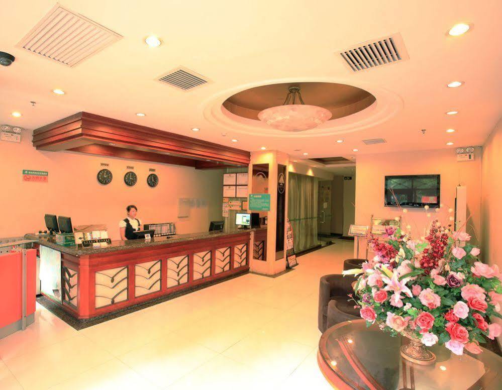 Greentree Inn Shanghai Dongming Road Subway Station Express Hotel מראה חיצוני תמונה